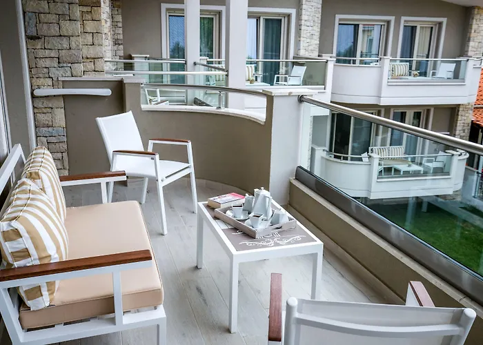 Lobelia Luxury Lägenhetshotell Chrisi Ammoudia