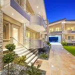 Lobelia Luxury Ξενοδοχείο με διαμερίσματα 4*