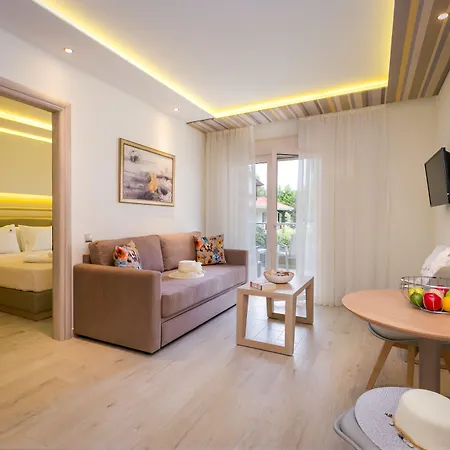 Lobelia Luxury Apartahotel 4*