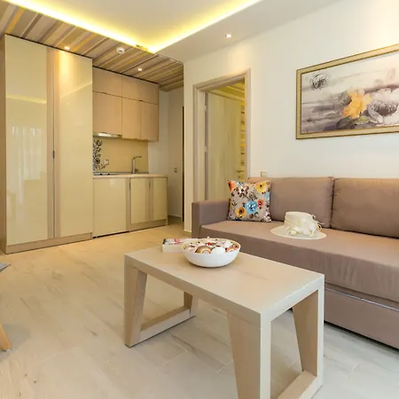 Hotel de apartamente Lobelia Luxury 4*